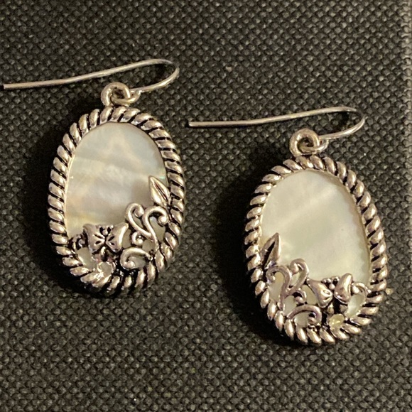 NWOT - Oval Braided Silver Butterfly Abalone Shell Pendant &  Dangle Earrings - Picture 5 of 9